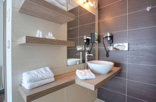 Saint-Brice-Courcelles Hotel | Sure Hotel by Best Western Reims Nord
