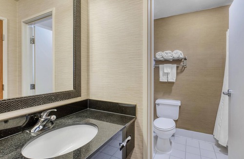 Mount Pleasant Hotel | SureStay by Best Western Mount Pleasant Racine