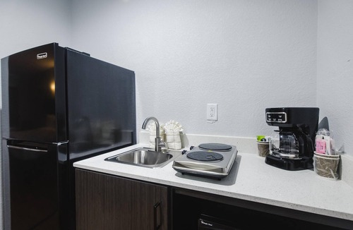 Channelview Hotel | SureStay by Best Western Channelview-Baytown West