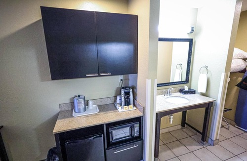 Lexington Hotel | SureStay by Best Western Lexington