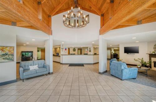 Elizabethtown Hotel | SureStay Plus by Best Western Elizabethtown Lancaster