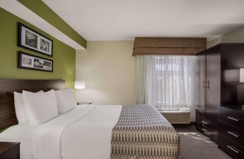 Superstition Springs Hotel | SureStay Plus by Best Western Mesa Superstition Springs