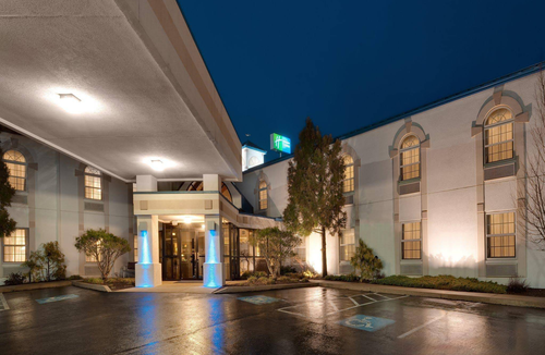Elizabethtown Hotel | SureStay Plus Hotel by Best Western Elizabethtown Hershey