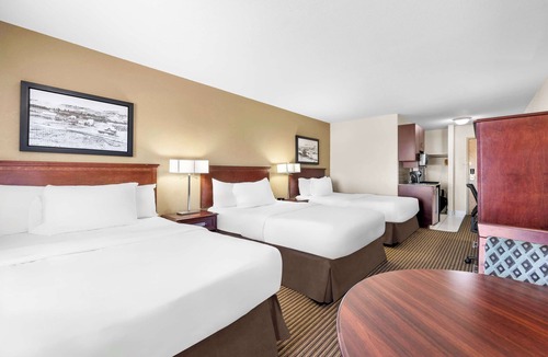 Drumheller Hotel | SureStay Plus Hotel by Best Western Drumheller