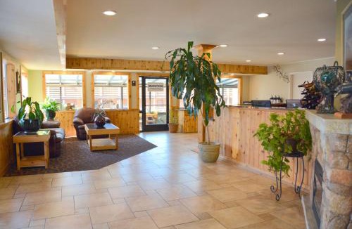 Gold Beach Resort | SureStay Plus Hotel by Best Western Gold Beach