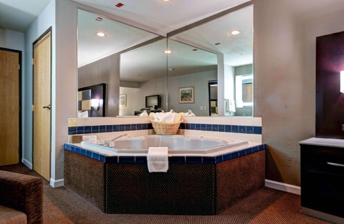 Redding Hotel | SureStay Plus Hotel by Best Western Redding