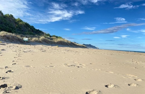 Ocean Beach Apartment | Surf and Turf - Ocean Beach Getaway. n2 mins to the Beach, close to town.
