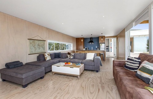 Raglan Cottage | Surf Fortress - Raglan