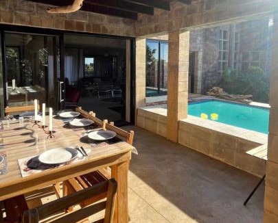 Wavecrest Villa | Surf Point Villa for six with swimming pool