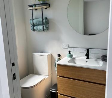 Ocean Beach Apartment | Surf & Turf Romantic Coastal Retreat - Close to Ocean Beach
