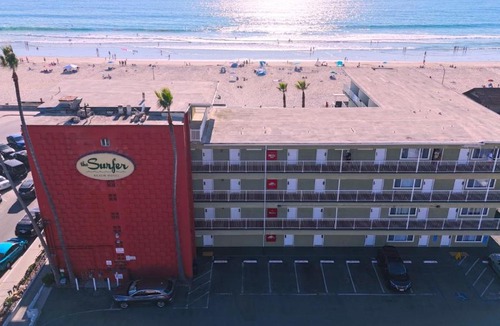 Pacific Beach Hotel | Surfer Beach Hotel
