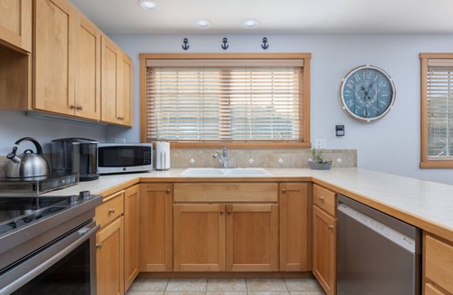 Shorepine Village House | Surfer's Paradise in Pacific City