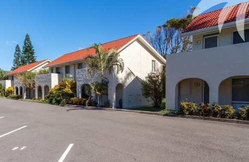 Blueys Beach Villa | Surfsea - Villa Manyana 32