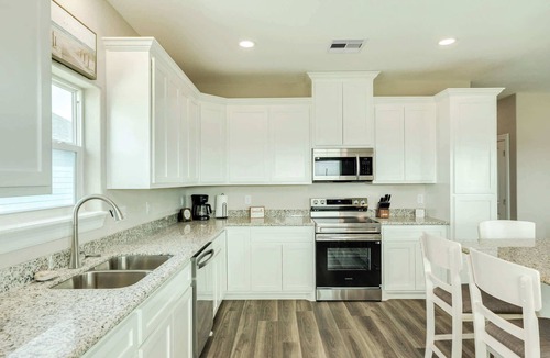 Surfside Beach House | Surfside Beach Getaway: Family-Friendly Home