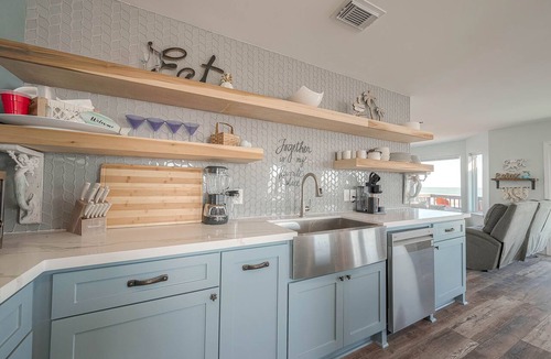 Surfside Beach House | Surfside Beachfront Dream. On sand!Family Reunion and Pet friendly!