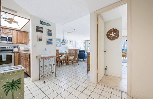 Clearwater Beach Condo | Surfside Condos 402 - Beachfront Getaway