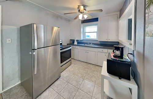 Surfside Beach House | Surfside Escape | Pet-Friendly + Pool Access!