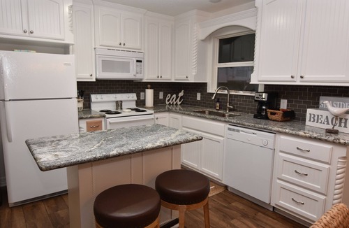 Surfside Beach House | Surfside Freeport Beach HouseOcean&BayViews,stepsfromtheOcean! SnowBirds Welcome