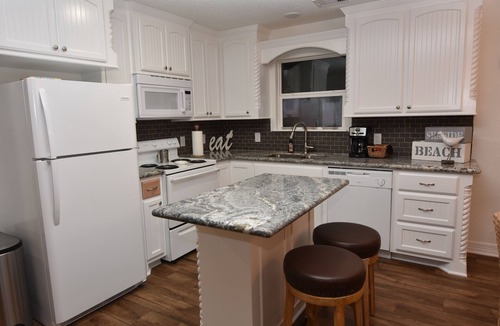Surfside Beach House | Surfside Freeport Beach HouseOcean&BayViews,stepsfromtheOcean! SnowBirds Welcome