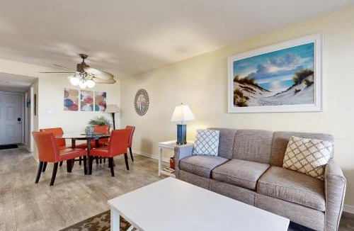 Surfside Beach Apartment | Surfside Shores Unit 102
