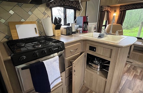 Klamath Apartment | Surftside glamping rv - Site #17