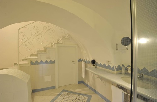 Sorrento City Centre Bed & Breakfast | Surriento Suites