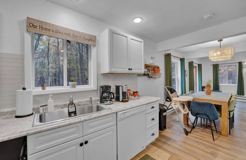 Briar Crest Woods Cottage | Surrounded by nature! Private Lake, King Bed, Peaceful Deck & Game Room!