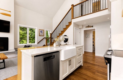 Utterson Cottage | Sutton Lakehouse on Three Mile Lake in Muskoka