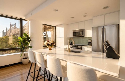 Central Park South Apartment | Sutton Lane | 3rd-floor 2BR w/Doorman, Gym, Pool