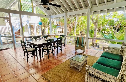 Historic Downtown Apalachicola Cottage | Sutton Place: Downtown Apalachicola Cottage