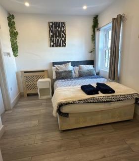 Sutton Central Apartment | Sutton & Stone