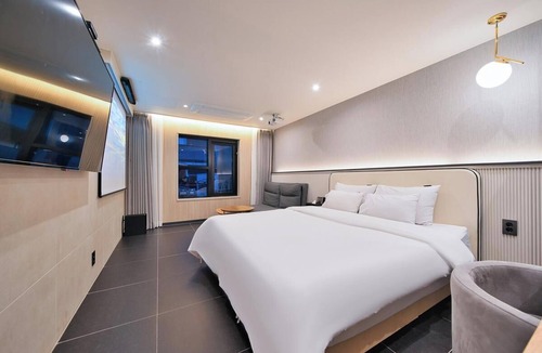 Paldal-gu Hotel | Suwon Hound Hotel