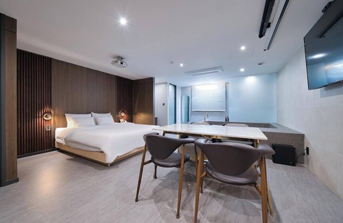 Paldal-gu Hotel | Suwon Hound Hotel