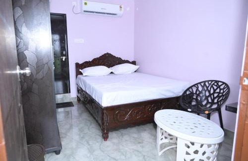 Rajahmundry Hotel | SV FUNCTION HALL AC AND NON AC ROOMs