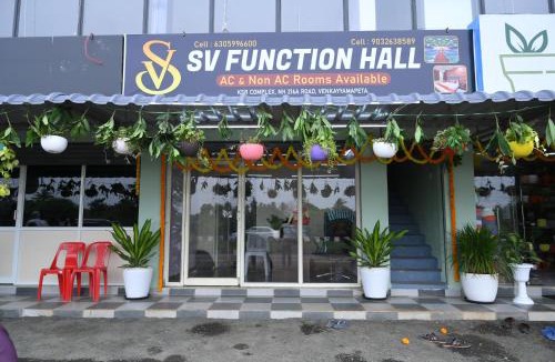 Rajahmundry Hotel | SV FUNCTION HALL AC AND NON AC ROOMs