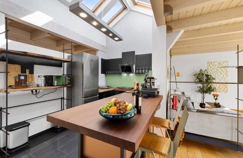 Esch/Auweiler Apartment | Svyvo Cologne-Esch Design Apartment