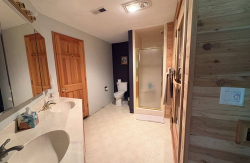 Western Apartment | SW Hills Guest Suite with Private Entrance and Bathroom with Sauna