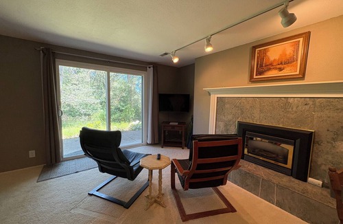 Western Apartment | SW Hills Guest Suite with Private Entrance and Bathroom with Sauna