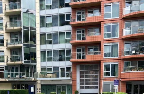 St. Mary's Park Apartment | SW18 Battersea, Optical wifi, New, Cozy, riverwalk apartment