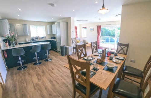 Honiton Cabin | Swallows Dip, Honiton