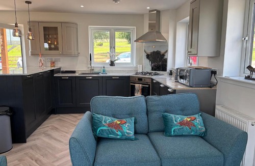 Bathgate House | Swallows Lodge