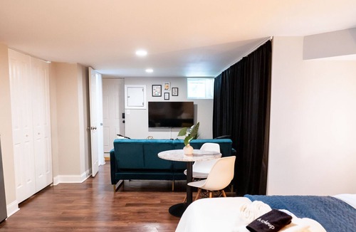 Downtown Baltimore Apartment | Swanky Basement Apartment w/ Free Off-Street Parking