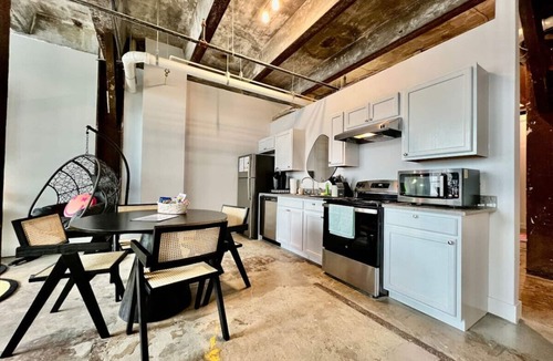 Otterbien Home Apartment | Swanky, Funky, Groovy, loft space Cincinnati, Ohio