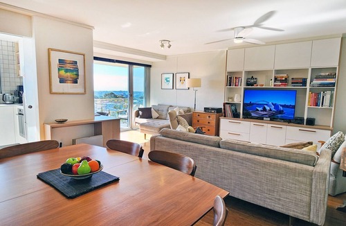 Bondi Junction Apartment | Sweeping Harbour & Ocean Views Over Sydney's East - Pool+ Parking+Harbour Views