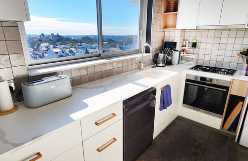 Bondi Junction Apartment | Sweeping Harbour & Ocean Views Over Sydney's East - Pool+ Parking+Harbour Views