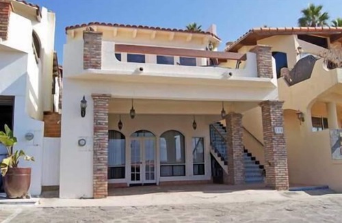 Las Gaviotas Cottage | Sweeping Ocean and Surf View, Closest to Beach, Best Floor plan, New Kitchen!