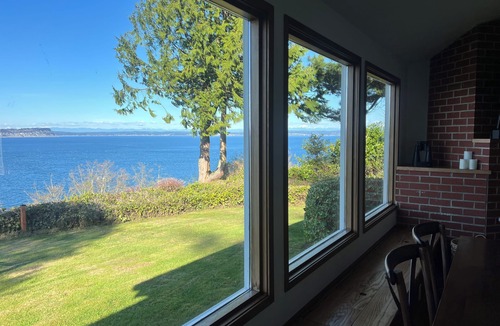 Hansville House | Sweeping waterfront sunsets · Seattle Gym Dogs