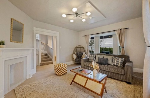 University District House | Sweet 4BR Steps from UW | Prime Location @Seattle