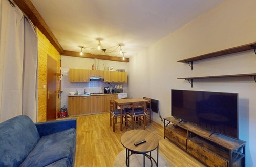 Borgata Sestriere Apartment | Sweet abode studio apartment sleeps 6 150mt from the ski lifts borgata