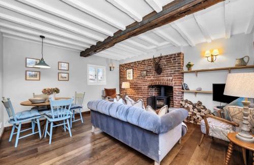 Fornham St Martin House | Sweet and cosy School Cottage